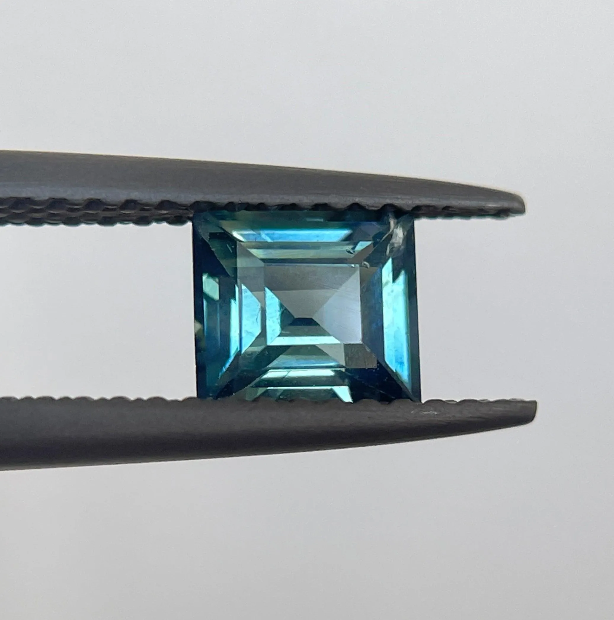 0.88 crt Teal Sapphire/ Green sapphire/ bi colour Sapphire/ parti sapphire/ Engagement Ring/ Montana sapphire/ Australian sapphire