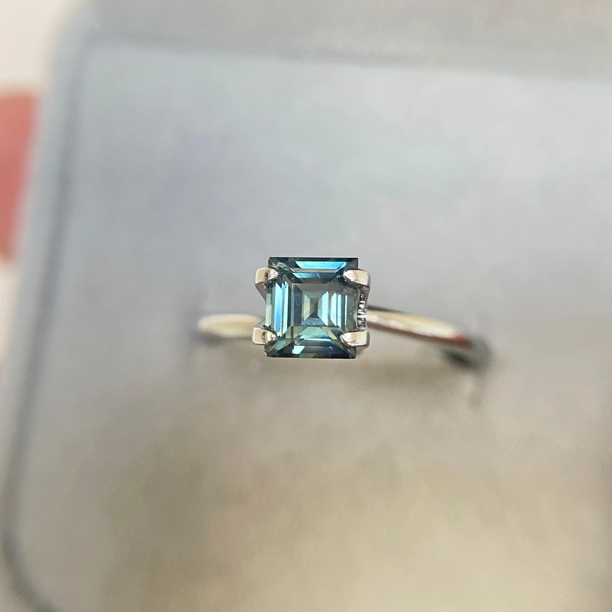 0.88 crt Teal Sapphire/ Green sapphire/ bi colour Sapphire/ parti sapphire/ Engagement Ring/ Montana sapphire/ Australian sapphire