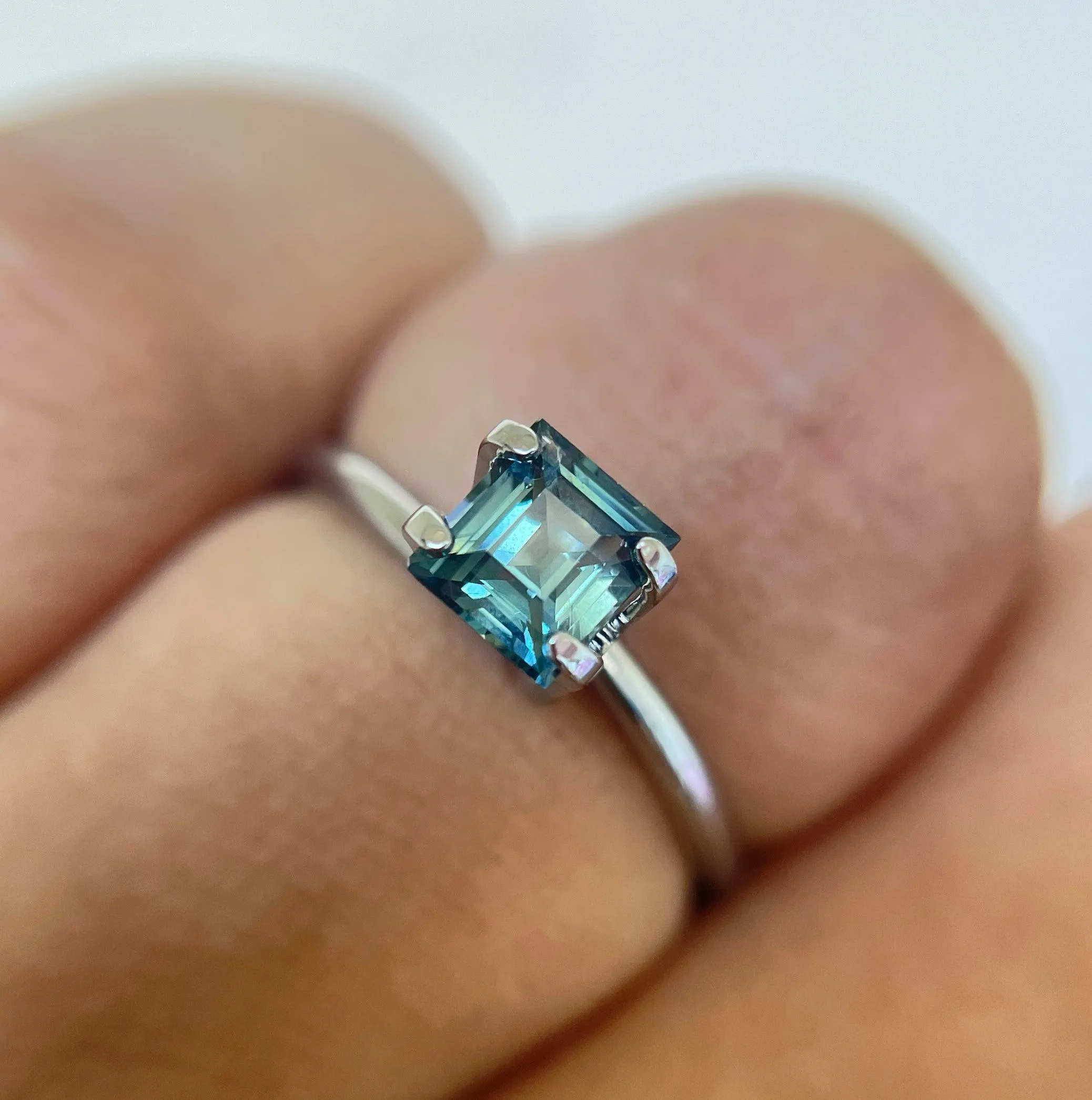 0.88 crt Teal Sapphire/ Green sapphire/ bi colour Sapphire/ parti sapphire/ Engagement Ring/ Montana sapphire/ Australian sapphire