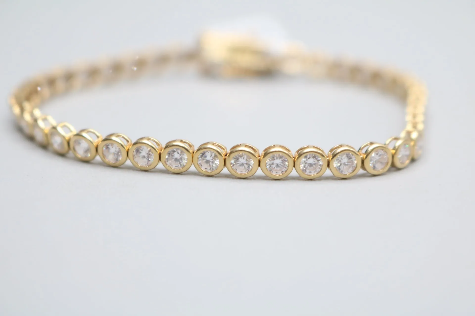 14k Yellow Gold Fancy Bracelet w/Clear Stones (Length 7")