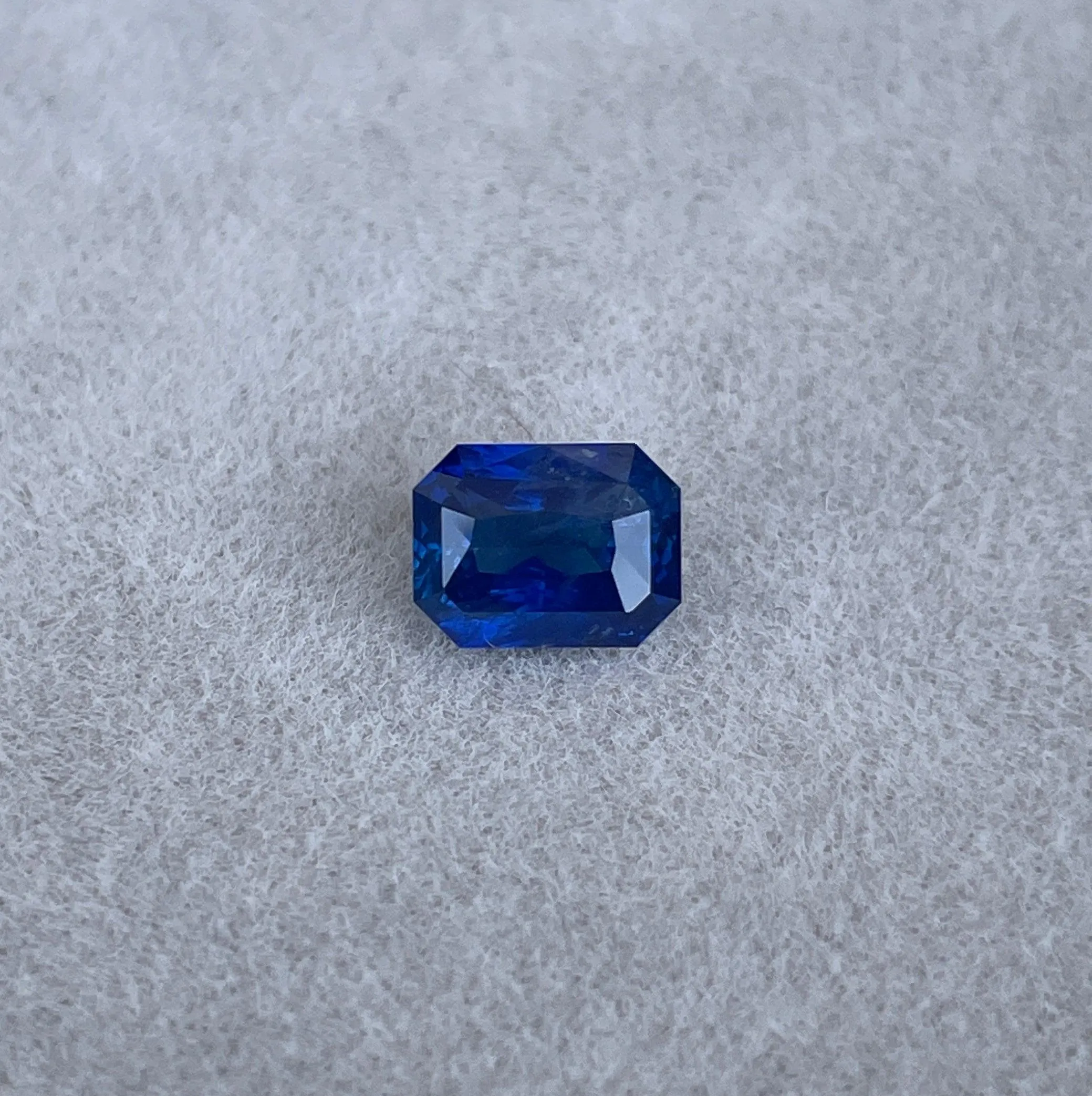 1.51 crt Blue Sapphire/ Ceylon Blue Sapphire/ Natural Blue Sapphire