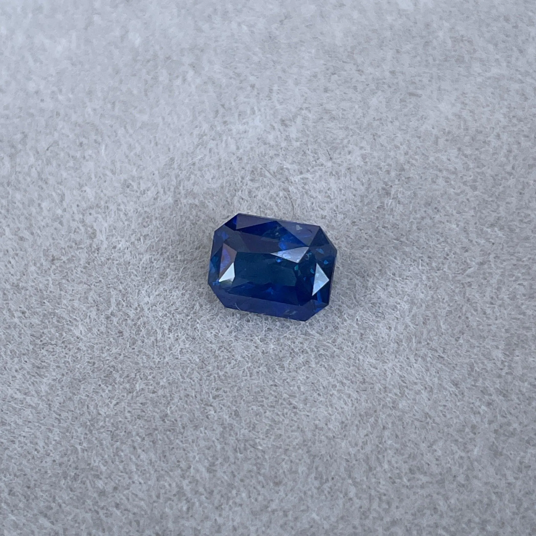 1.51 crt Blue Sapphire/ Ceylon Blue Sapphire/ Natural Blue Sapphire