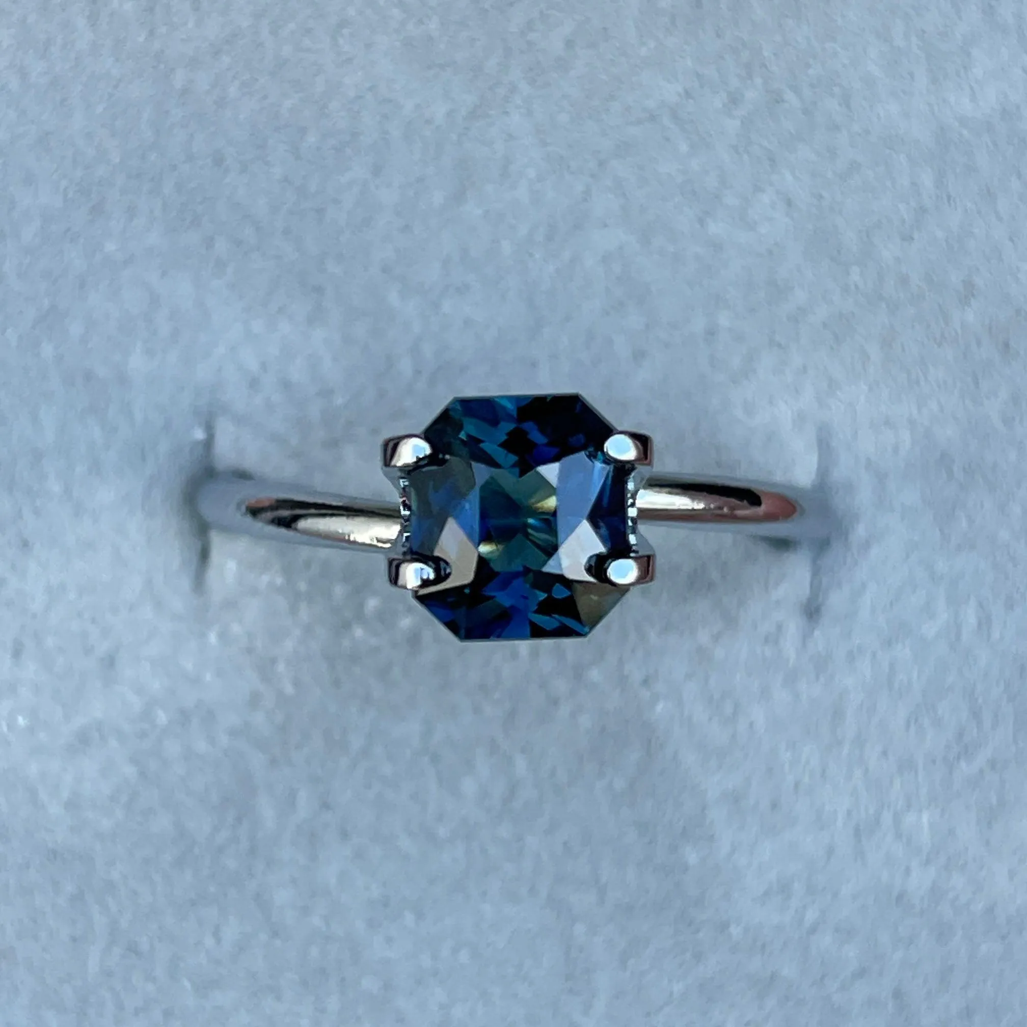 1.54 crt Teal Sapphires: Wear a piece of the Ocean & the Forest at once - Art meets jewellery