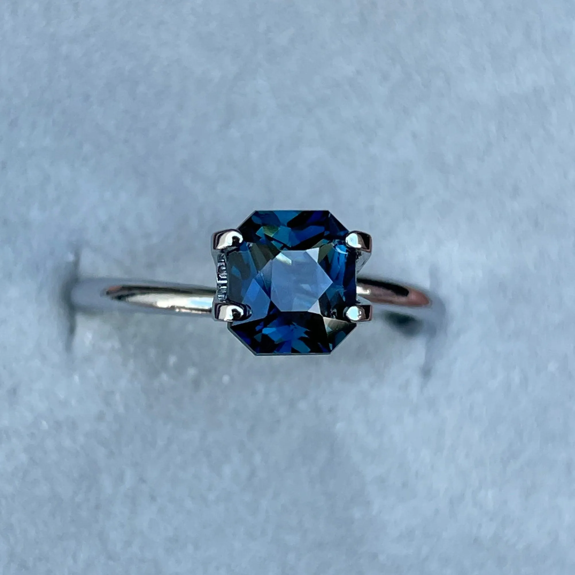 1.54 crt Teal Sapphires: Wear a piece of the Ocean & the Forest at once - Art meets jewellery