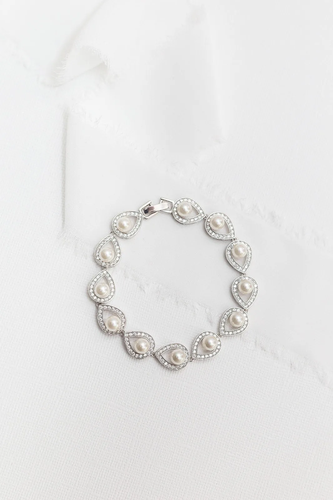 Annabel Pearl Bracelet