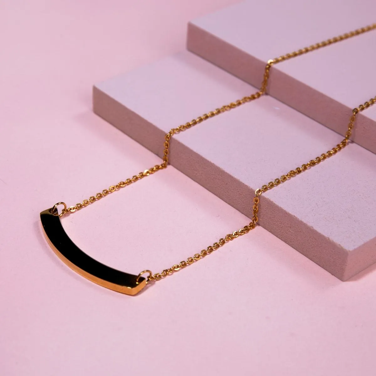 Curved Minimalist Bar | 18k Rose Gold | Necklace