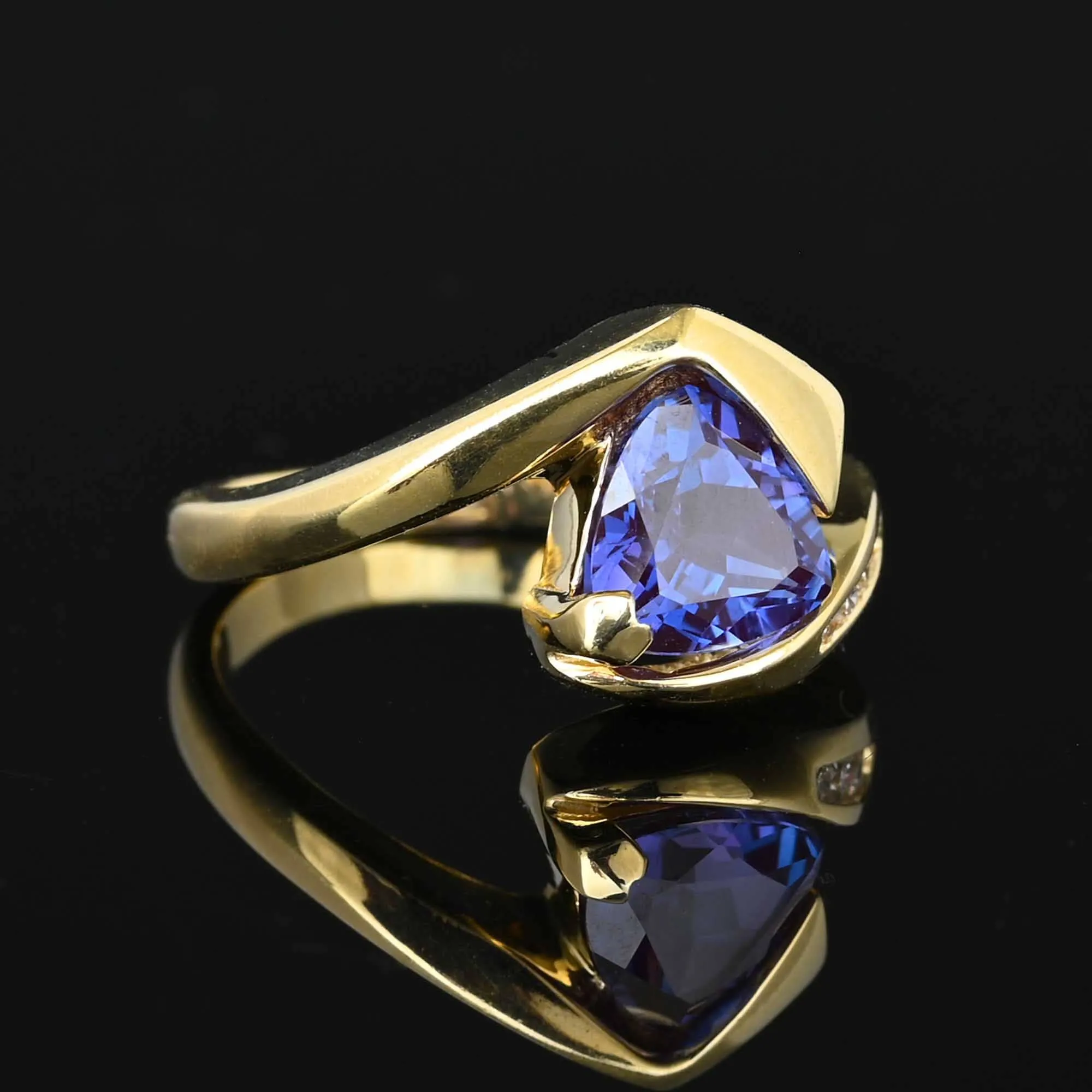 Diamond Trillion Cut Alexandrite Ring in 14K Gold