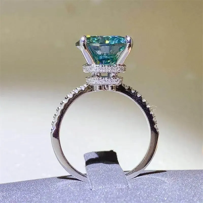 Exquisite 5 Carat Moissanite Ring in Luxury Fashion for Women