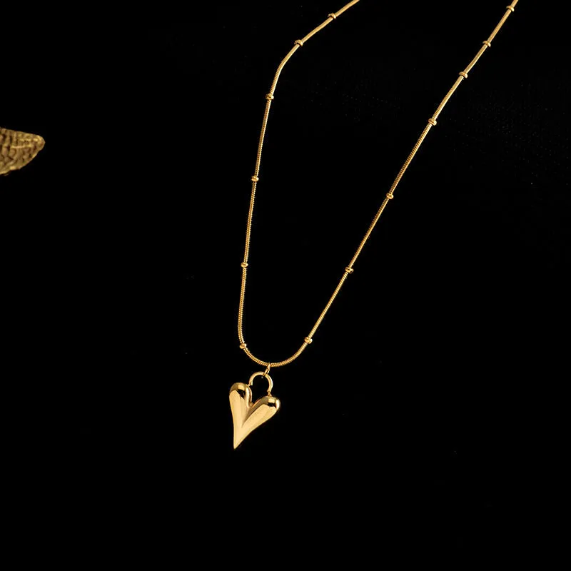 Gold-Plated Heart Pendant Necklace – Elegant Minimalist Design for Everyday Wear jltn0549