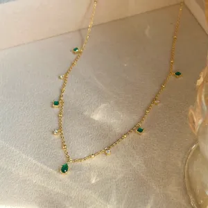 Gold-Plated Necklace with Emerald Green and Clear Crystal Accents – Dainty and Elegant Jewelry jltn0530