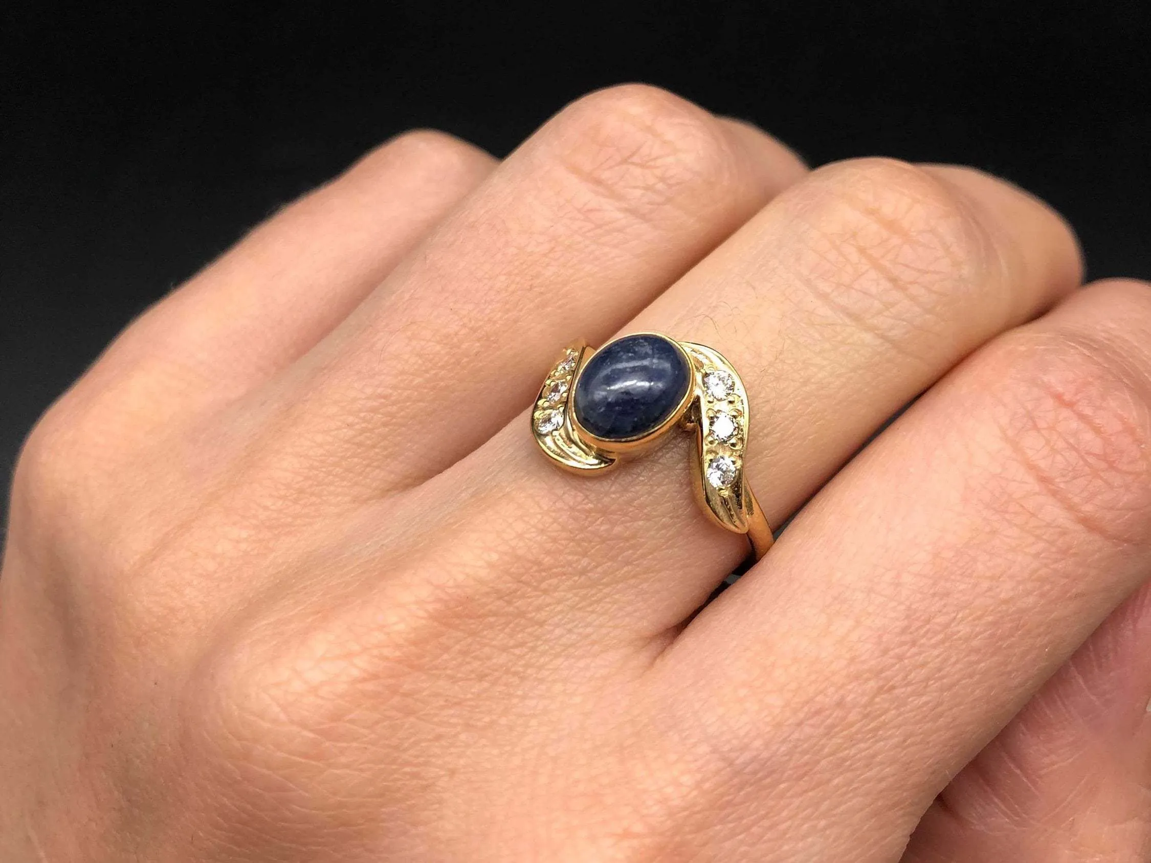 Sapphire Gold Ring - Blue Vintage Ring - Sapphire Bezel Ring