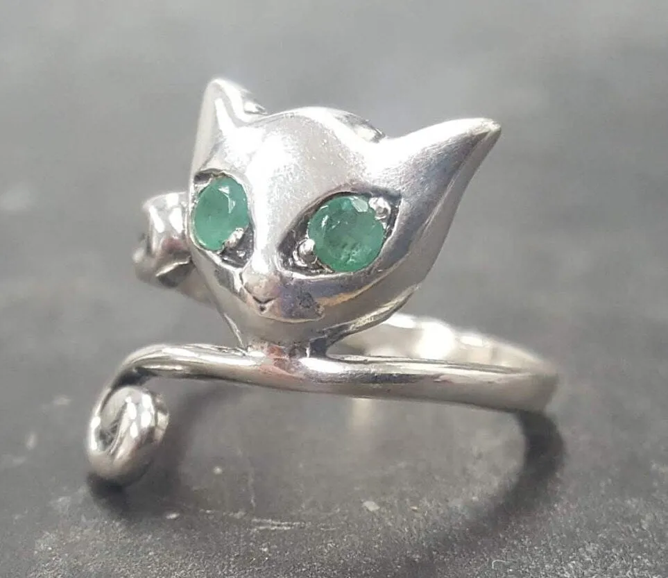 Silver Cat Ring - Emerald Ring - Cat Lover Ring