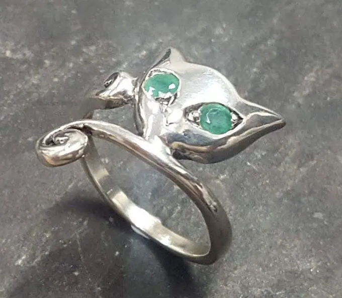 Silver Cat Ring - Emerald Ring - Cat Lover Ring