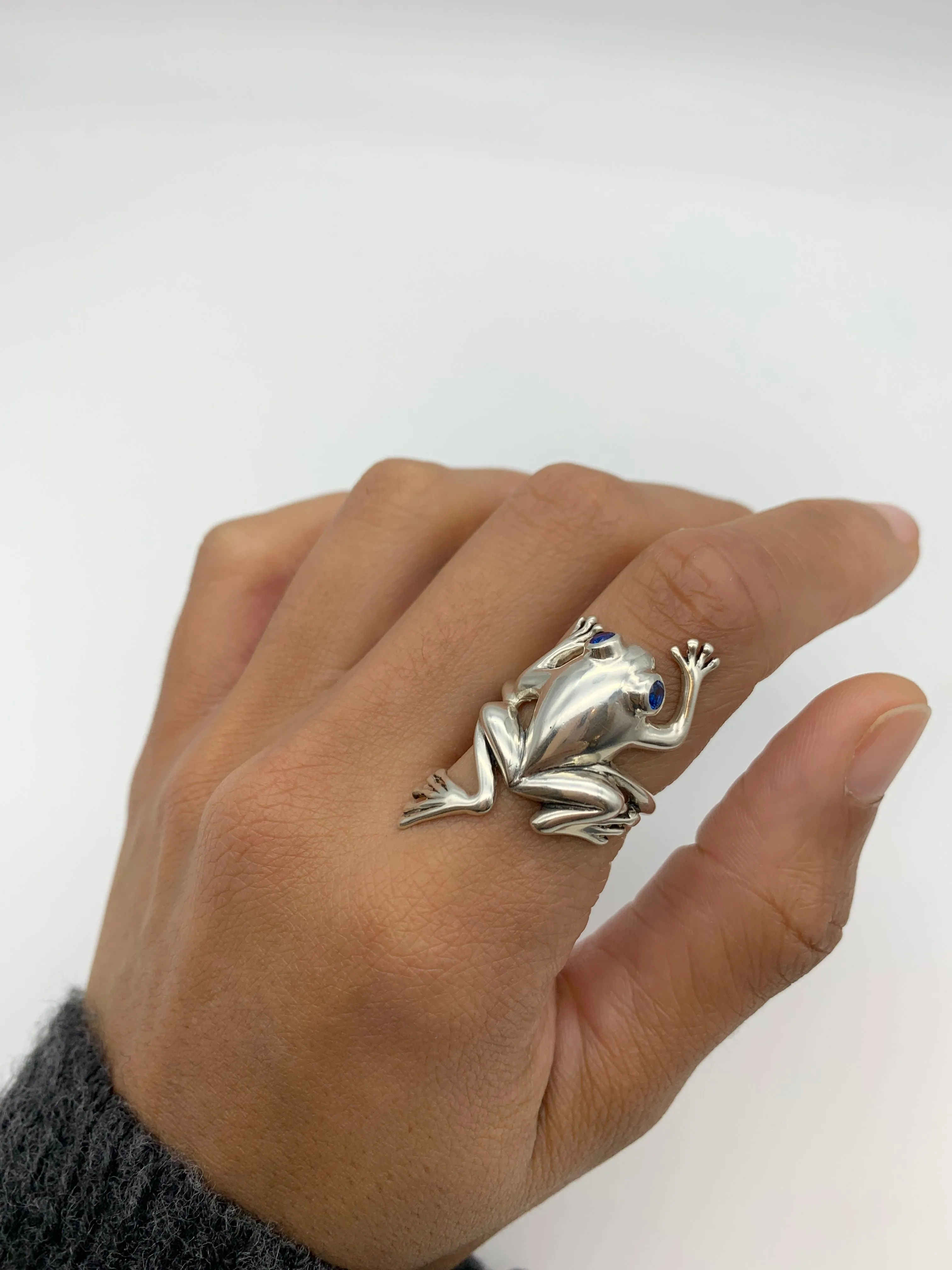 Silver Frog Ring - Sapphire Gemstone Ring - Frog Statement Ring