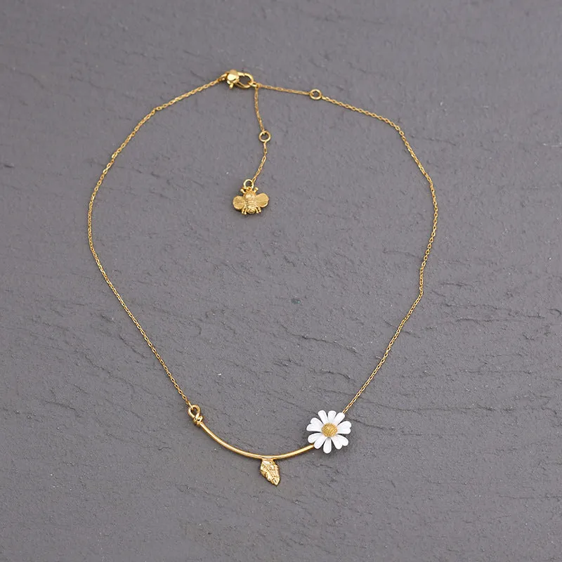 Small Daisy Flower Clavicle Necklace