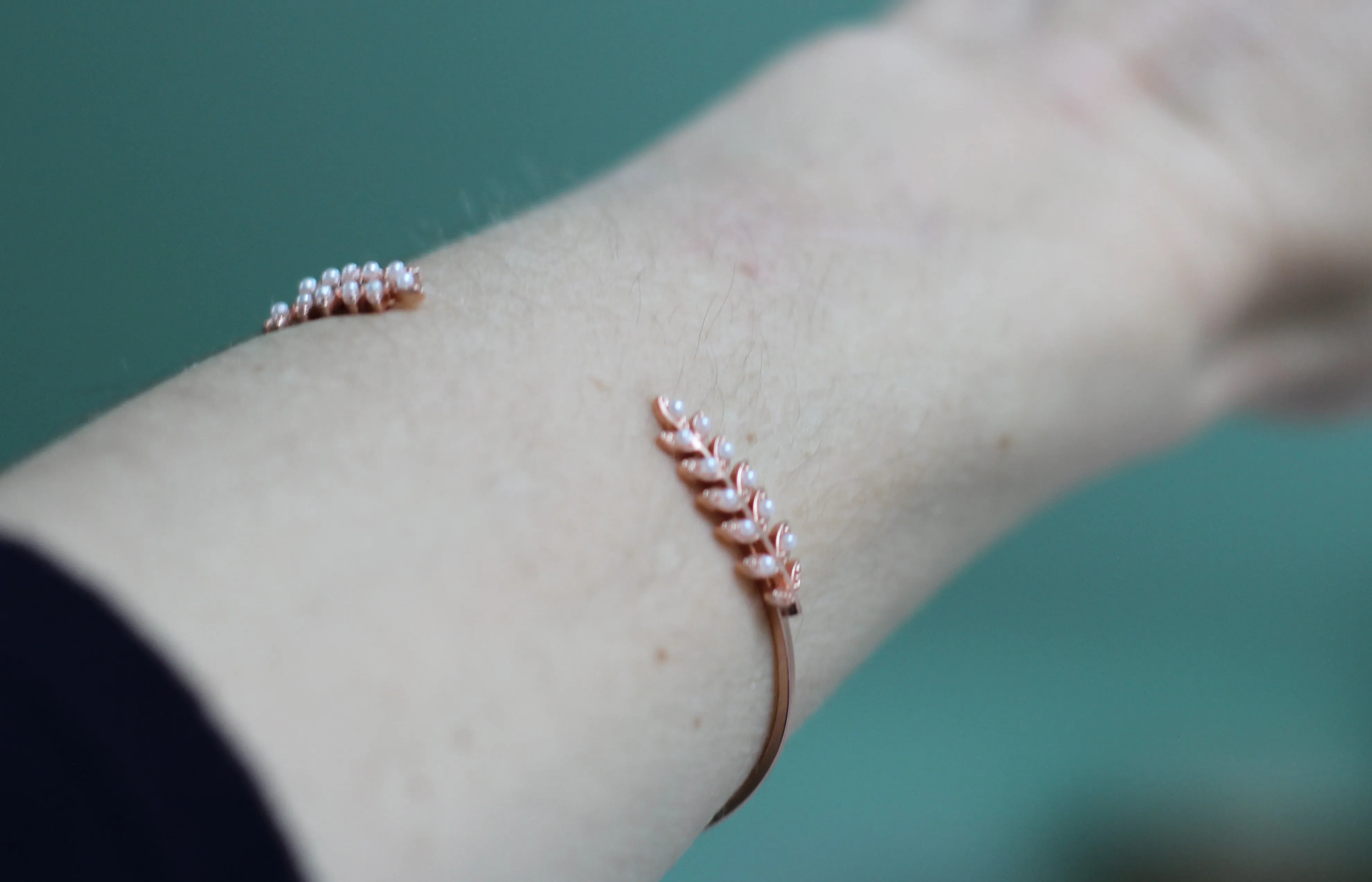 Stems and pearls bracelet