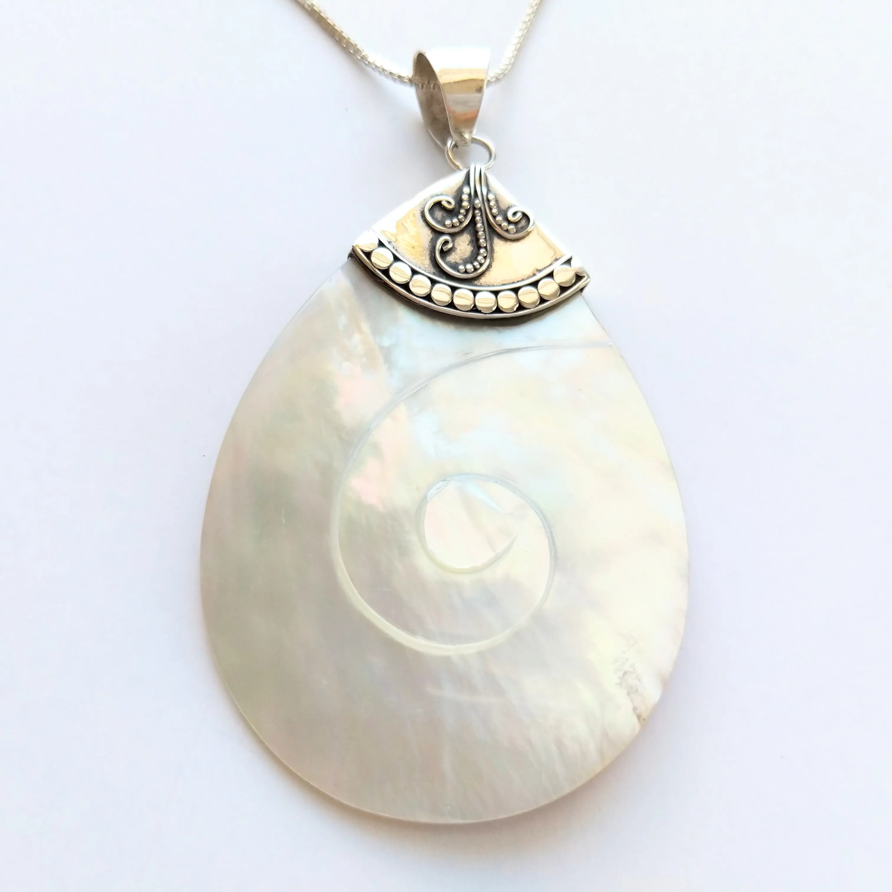 Sterling Silver & Mother of Pearl Pendant Necklace