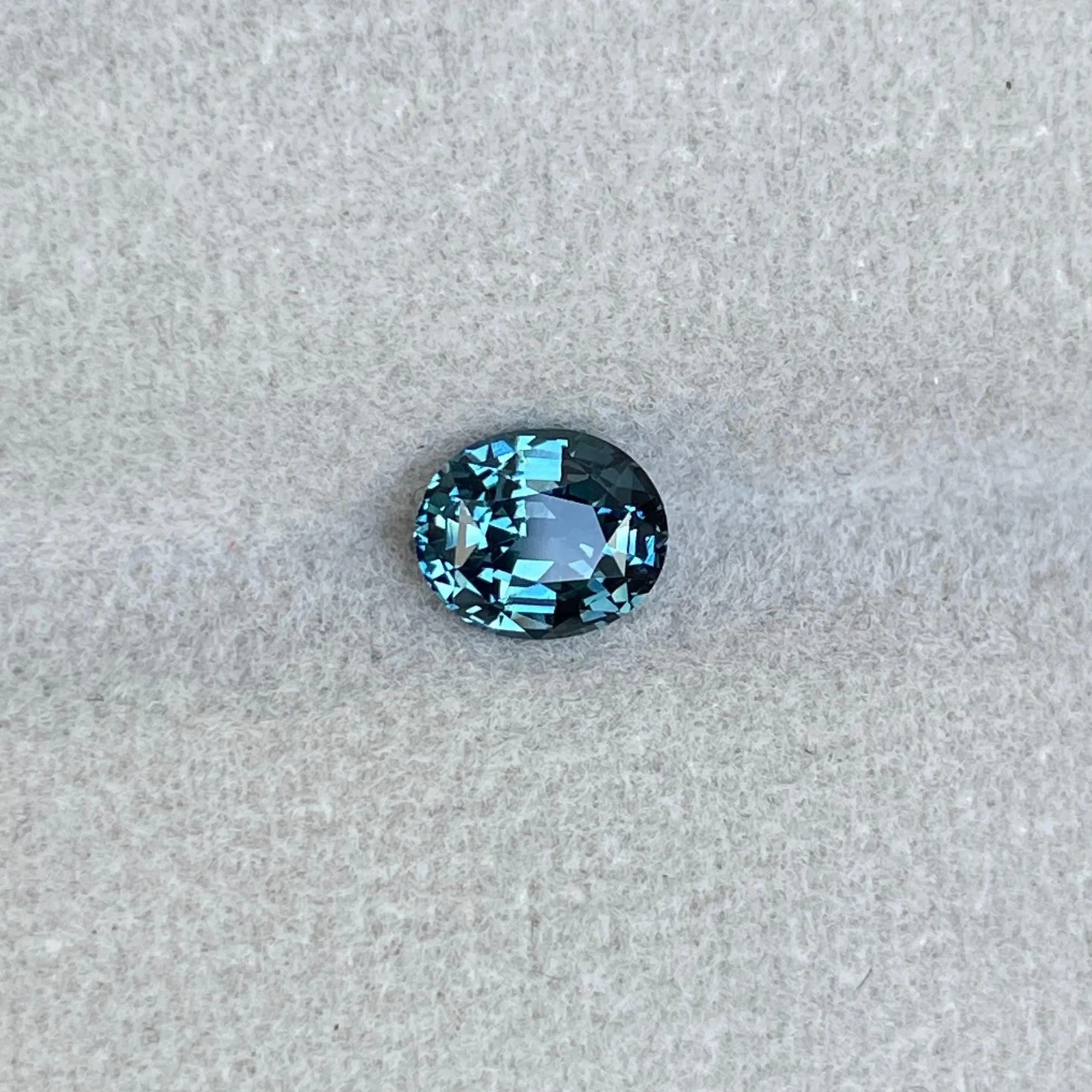 Teal sapphire Oval cut blue green sapphire, 1.20 crt, Cinque Terre. Italy. Loose Natural gemstone