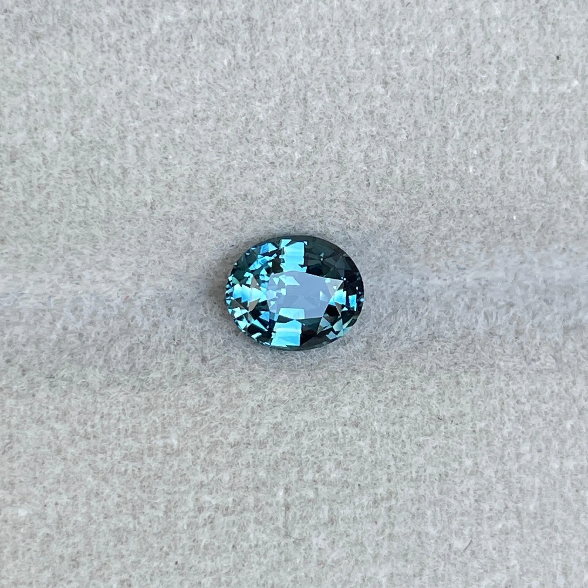 Teal sapphire Oval cut blue green sapphire, 1.20 crt, Cinque Terre. Italy. Loose Natural gemstone