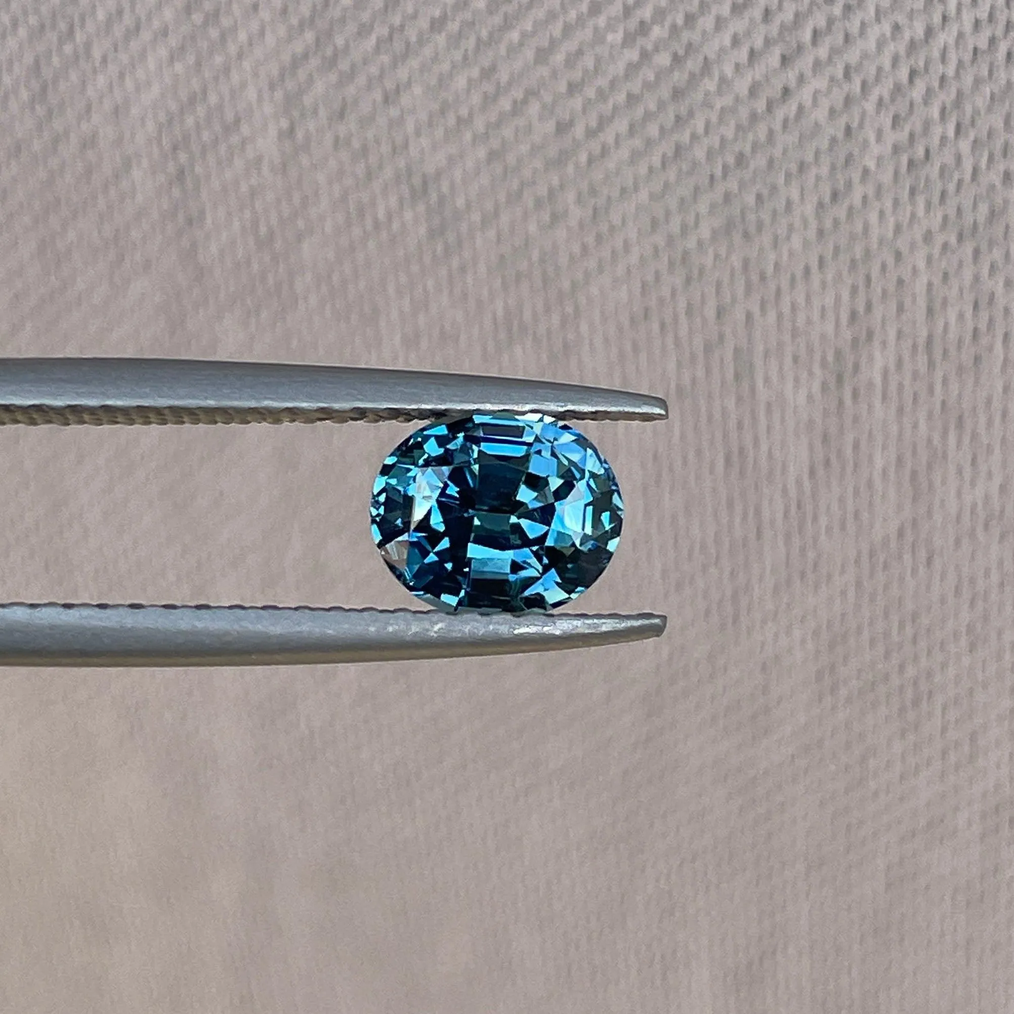 Teal sapphire Oval cut blue green sapphire, 1.20 crt, Cinque Terre. Italy. Loose Natural gemstone