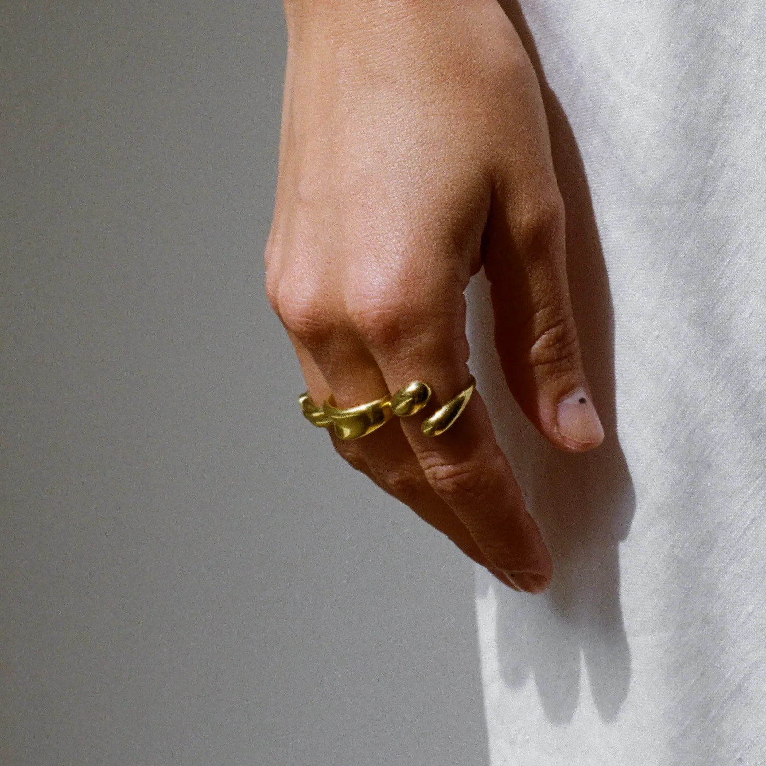 THE AVA RING - 18k gold vermeil