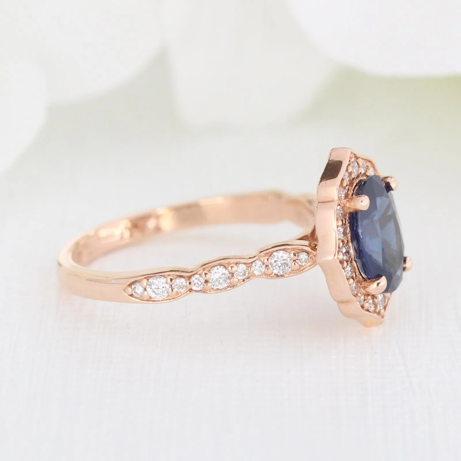 Vintage Floral Natural Sapphire Ring w/ Diamonds in the Scalloped Band