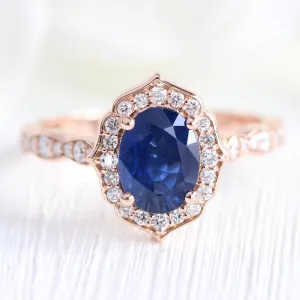 Vintage Floral Natural Sapphire Ring w/ Diamonds in the Scalloped Band