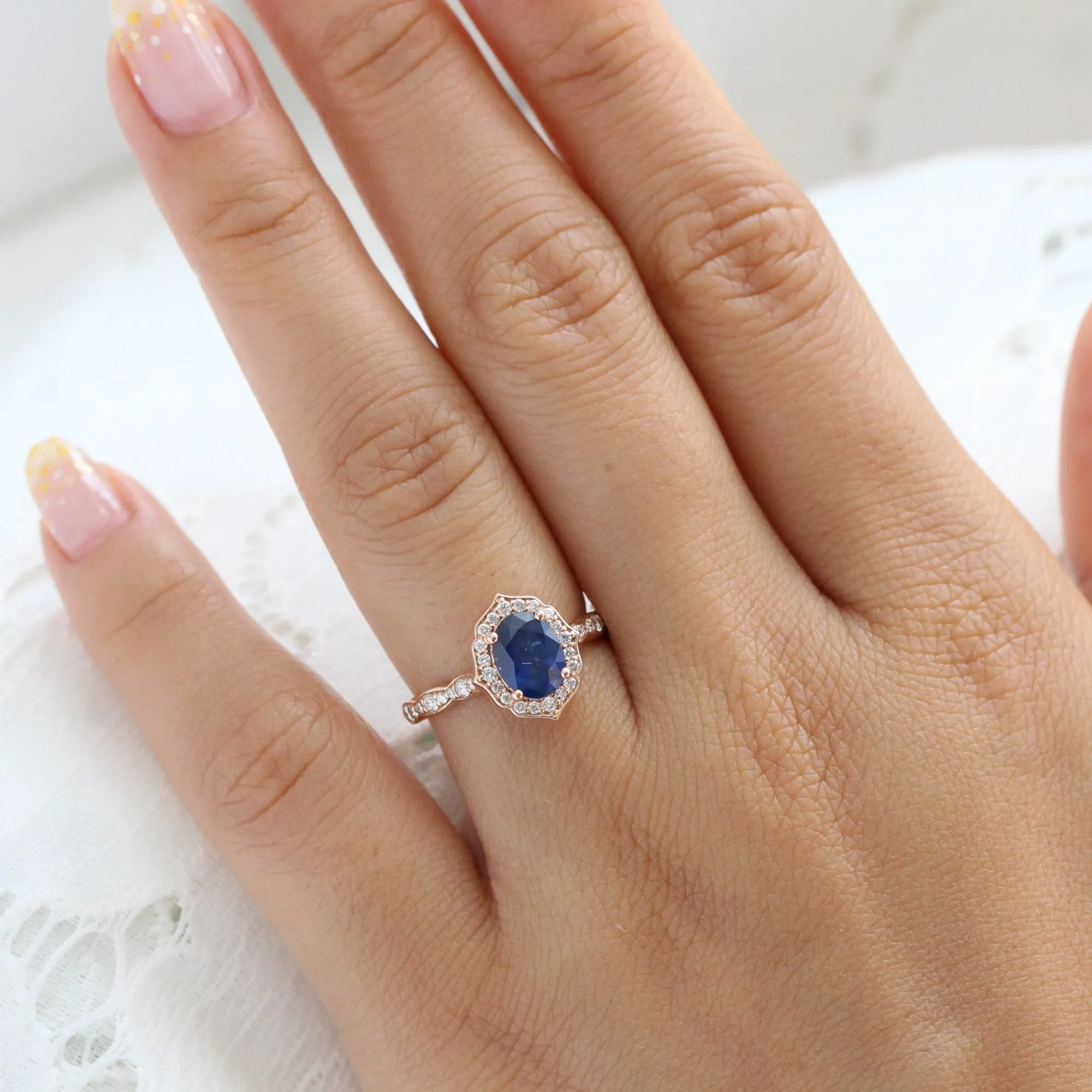 Vintage Floral Natural Sapphire Ring w/ Diamonds in the Scalloped Band