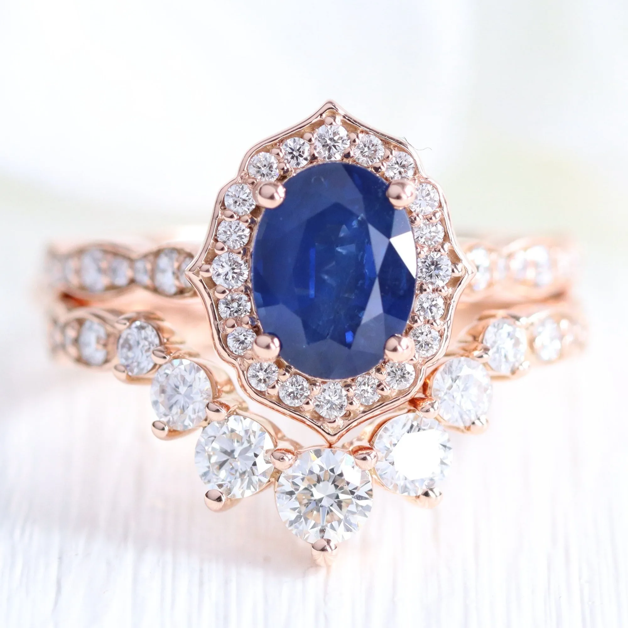 Vintage Floral Natural Sapphire Ring w/ Diamonds in the Scalloped Band