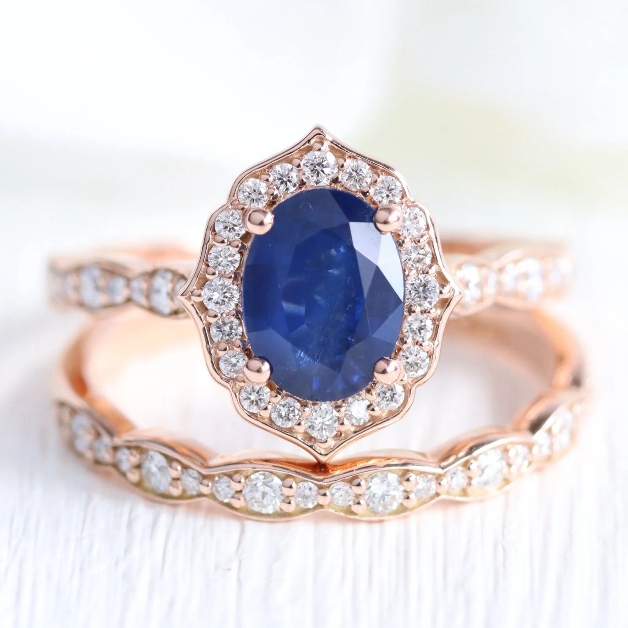 Vintage Floral Natural Sapphire Ring w/ Diamonds in the Scalloped Band