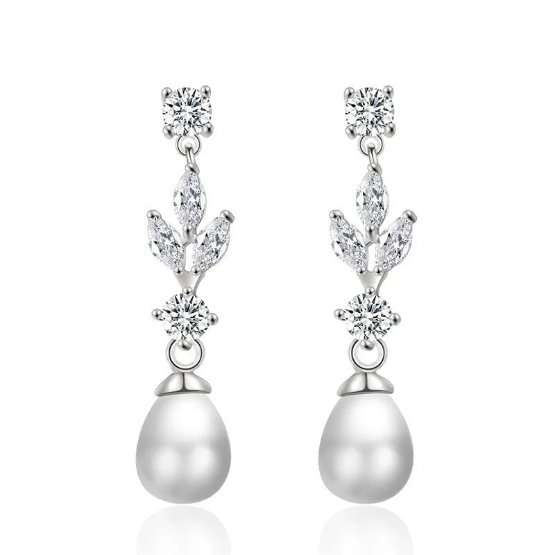 Women's Elegant Pearl Earrings